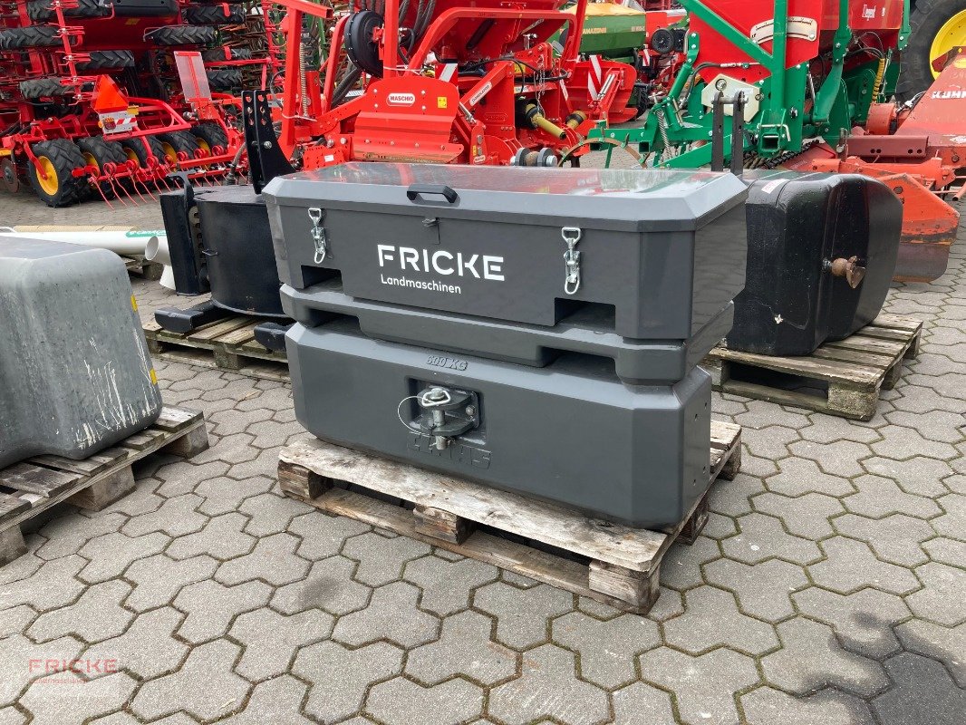 Sonstige Traktorteile типа CLAAS 600 KG und Zusatzplatte 400 KG, Neumaschine в Bockel - Gyhum (Фотография 1)