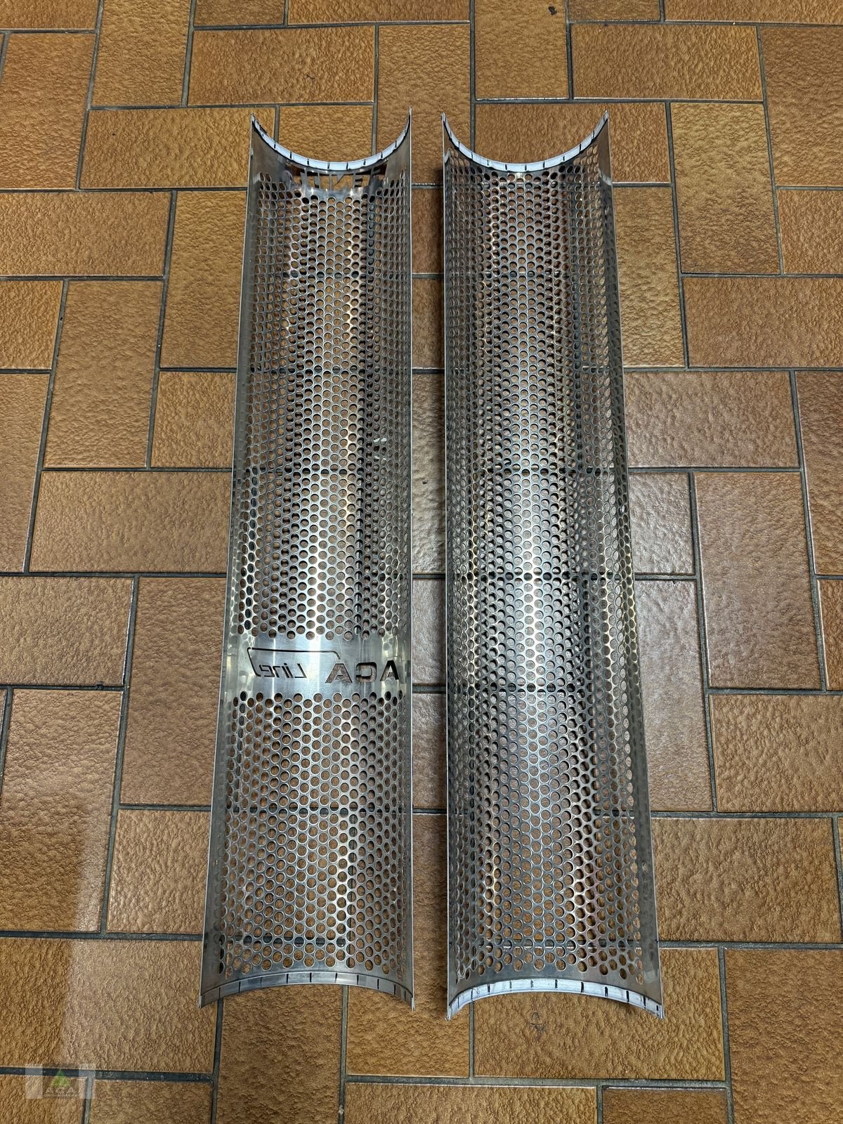 Sonstige Traktorteile des Typs Fendt Chromblende für 300Com3, Neumaschine in Markt Hartmannsdorf (Bild 4)