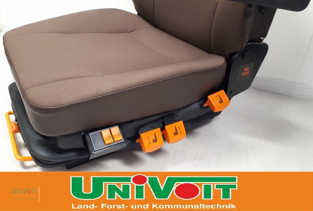 Sonstige Traktorteile des Typs Mercedes-Benz Fahrersitz MB trac NEU Luftgefedert, Neumaschine in Warmensteinach (Bild 6)