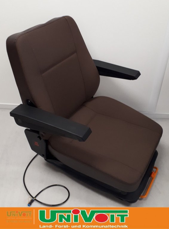 Sonstige Traktorteile des Typs Mercedes-Benz Fahrersitz MB trac NEU Luftgefedert, Neumaschine in Warmensteinach (Bild 3)