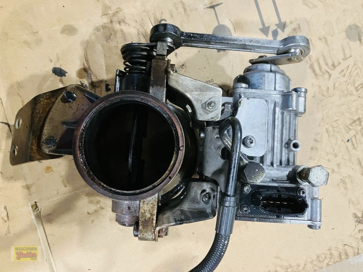 Sonstige Traktorteile typu New Holland CNH 5801726415 //  47542169 Abgasklappe, Gebrauchtmaschine v Kötschach (Obrázek 1)