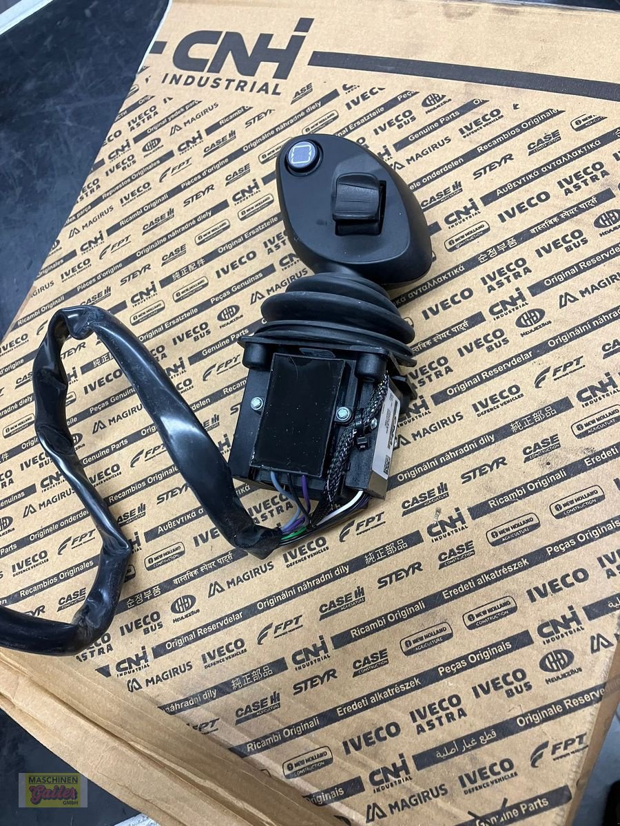 Sonstige Traktorteile del tipo New Holland CNH Ersatzteile, Neumaschine In Kötschach (Immagine 1)