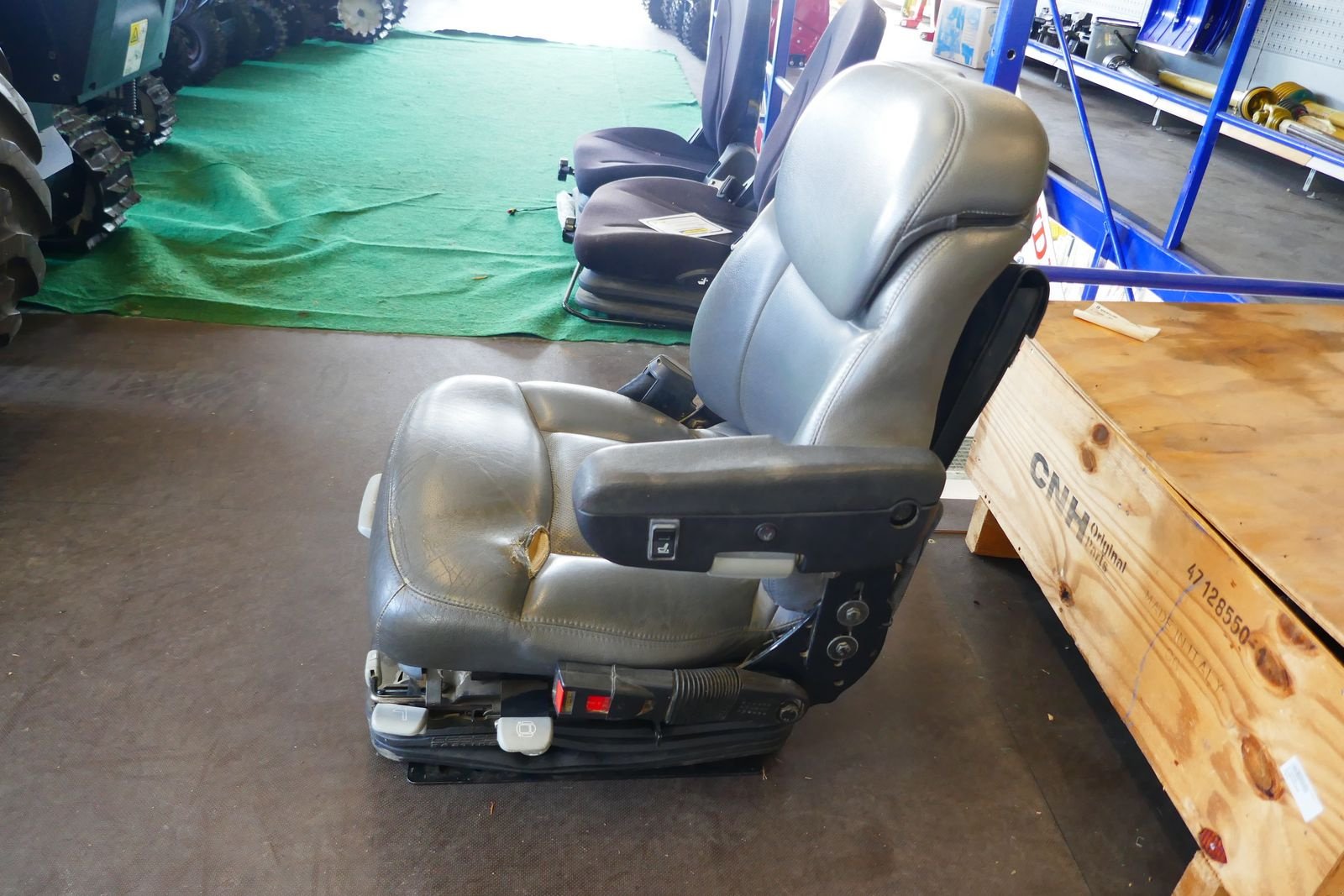 Sonstige Traktorteile типа New Holland Fahrersitz, Gebrauchtmaschine в Villach (Фотография 1)