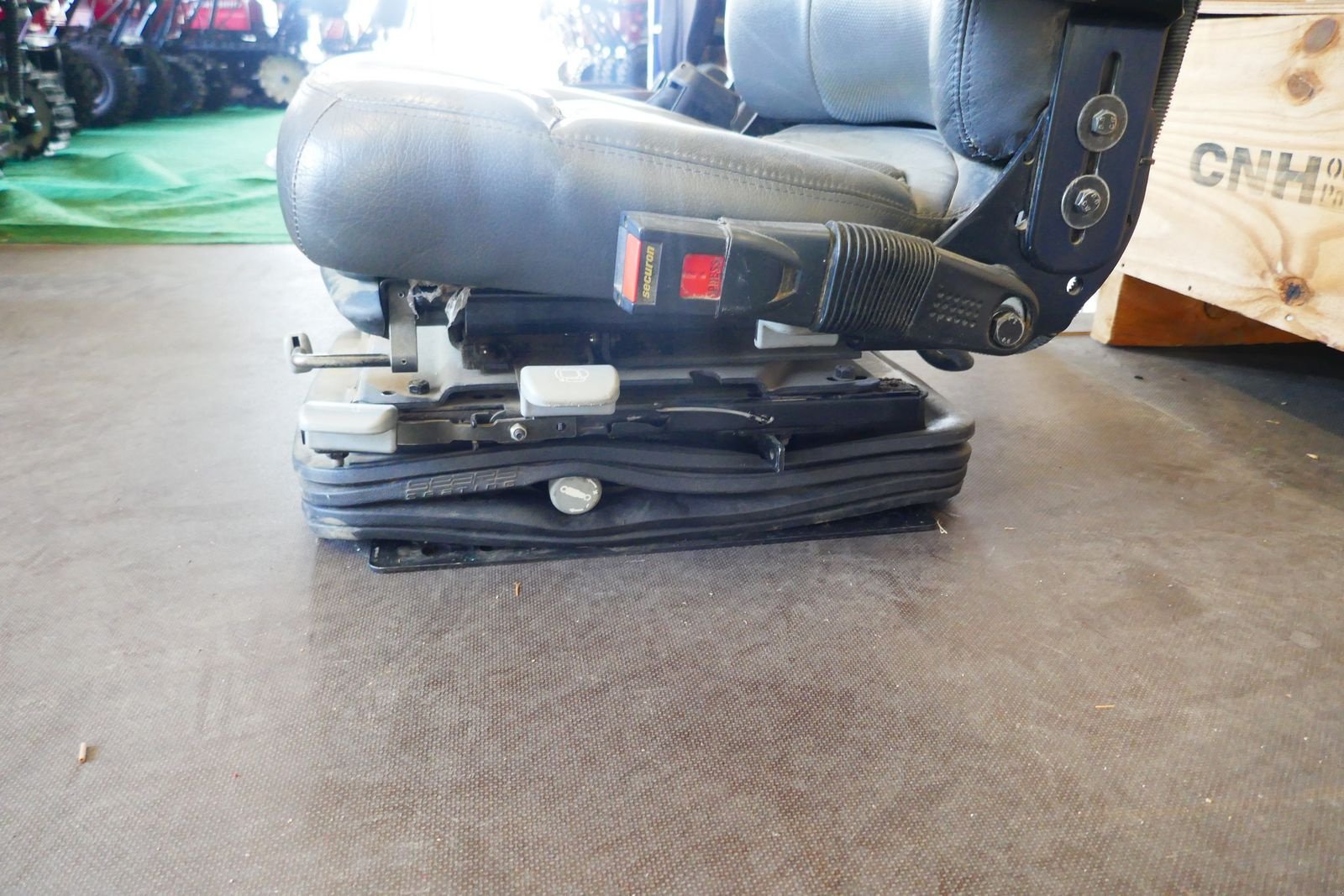 Sonstige Traktorteile типа New Holland Fahrersitz, Gebrauchtmaschine в Villach (Фотография 4)