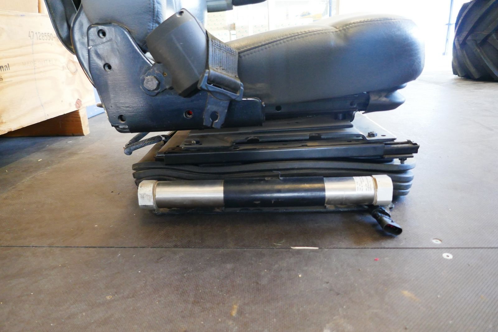 Sonstige Traktorteile типа New Holland Fahrersitz, Gebrauchtmaschine в Villach (Фотография 6)