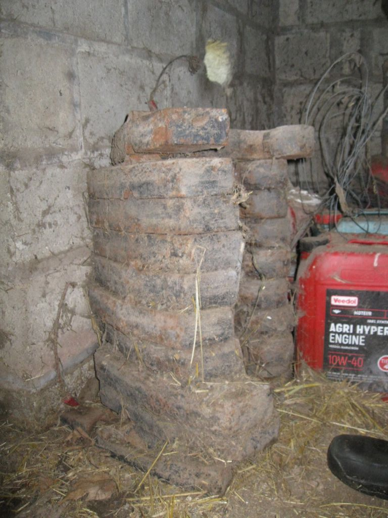 Sonstige Traktorteile des Typs New Holland Lot de 10 masses x 33kg, Gebrauchtmaschine in BRECE (Bild 3)