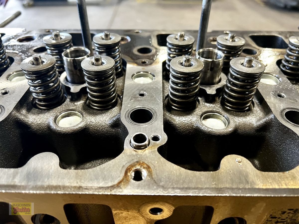 Sonstige Traktorteile des Typs New Holland Zylinderkopf CNH 5801823163 komplett mit Ventile, Gebrauchtmaschine in Kötschach (Bild 3)