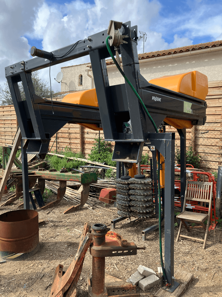 Sonstige Traktorteile типа Pellenc PORTE MASSES PELLENC, Gebrauchtmaschine в SAINT ANDIOL (Фотография 2)