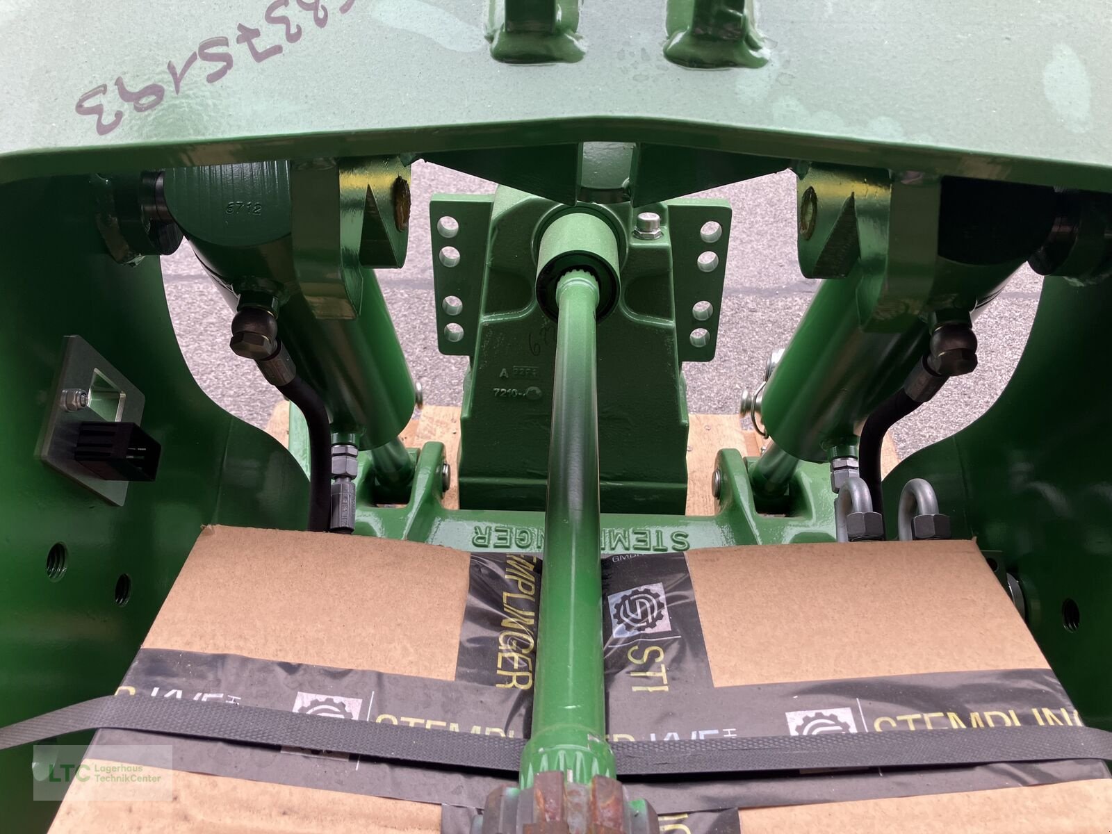 Sonstige Traktorteile des Typs Sonstige Fronthydraulik + Frontzapfwelle John Deere 6M, Neumaschine in Redlham (Bild 10)