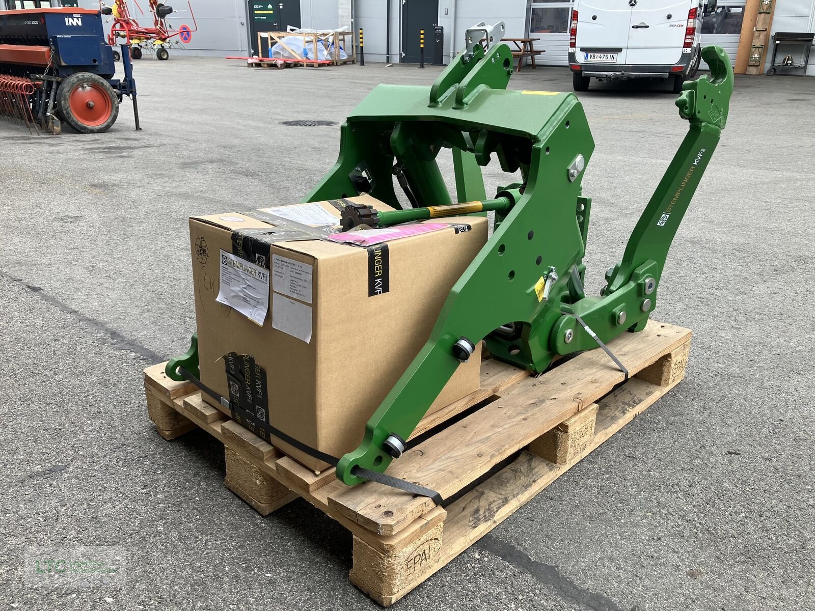 Sonstige Traktorteile typu Sonstige Fronthydraulik + Frontzapfwelle John Deere 6M, Neumaschine v Redlham (Obrázek 2)