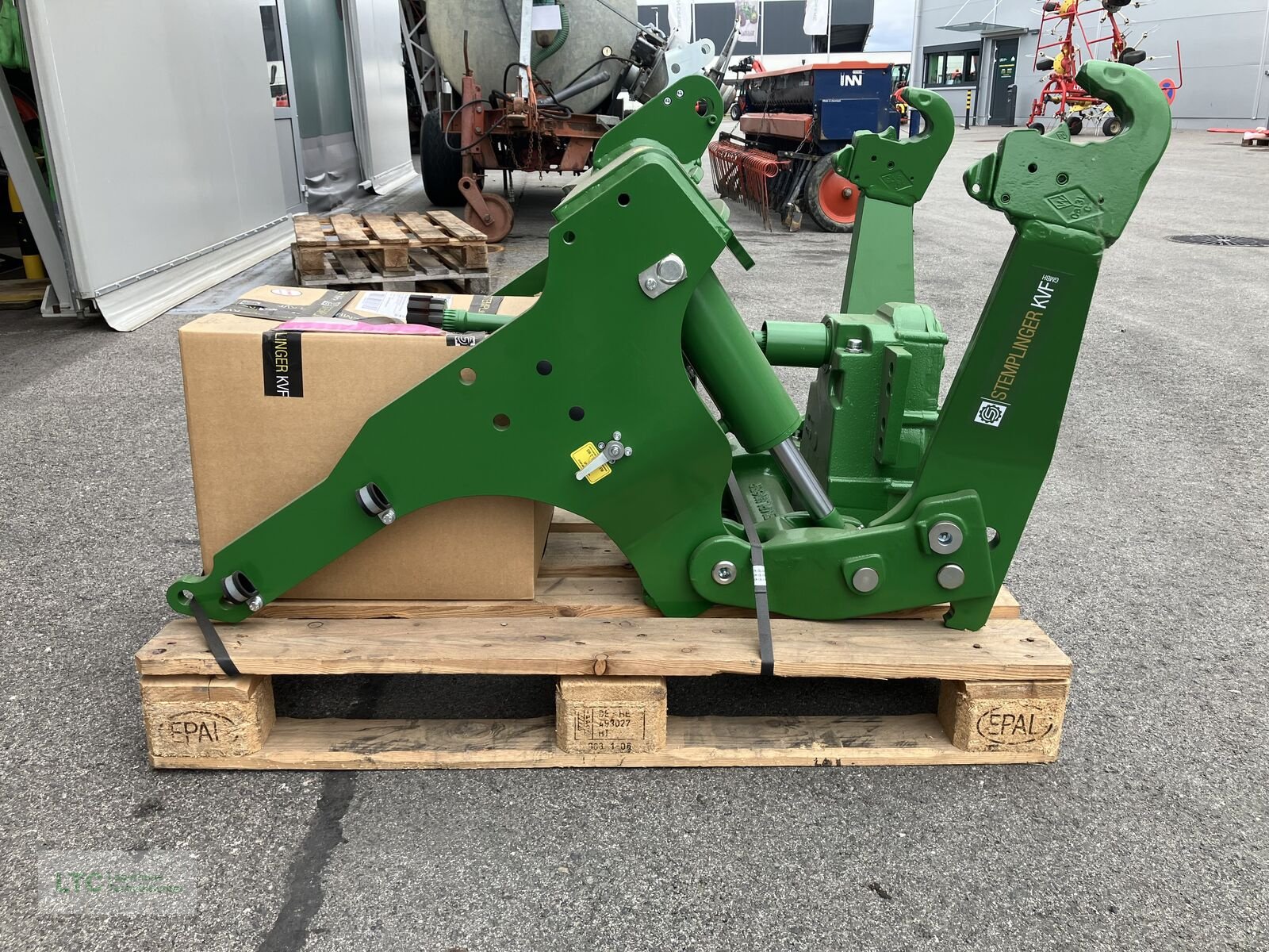 Sonstige Traktorteile typu Sonstige Fronthydraulik + Frontzapfwelle John Deere 6M, Neumaschine v Redlham (Obrázek 5)