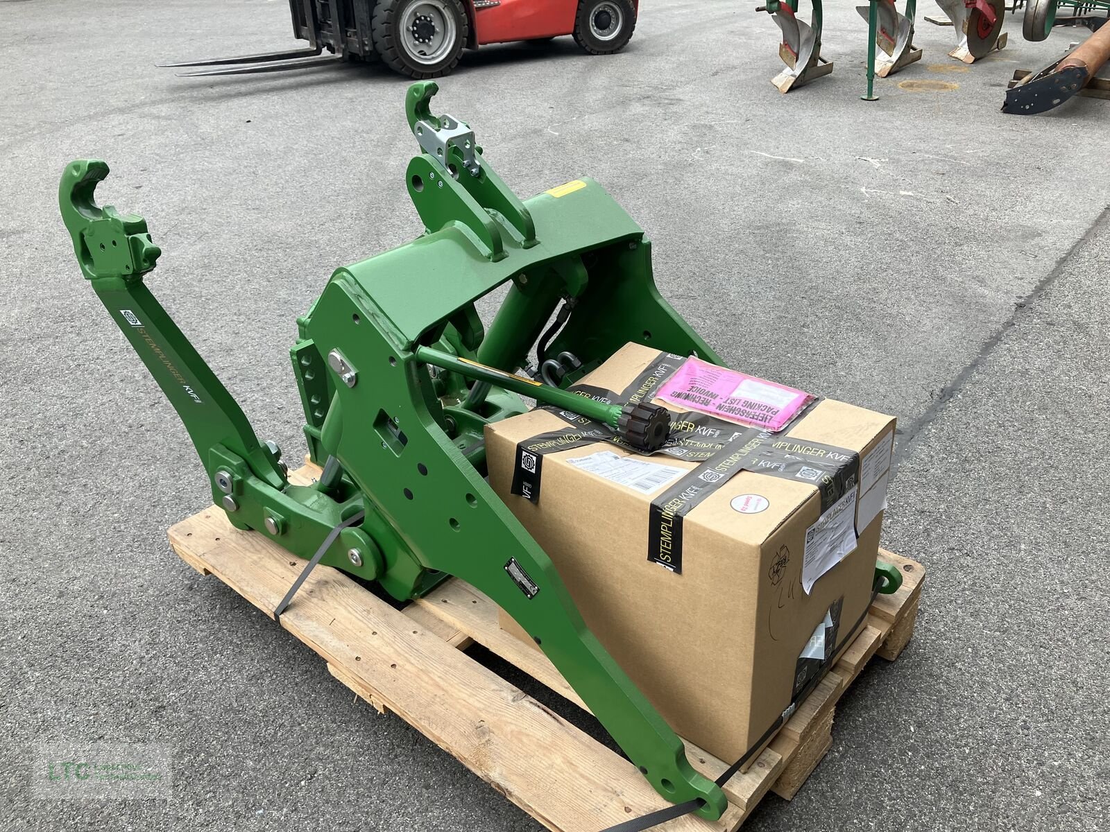 Sonstige Traktorteile typu Sonstige Fronthydraulik + Frontzapfwelle John Deere 6M, Neumaschine v Redlham (Obrázek 3)