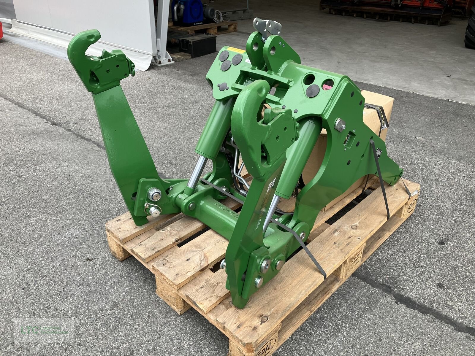 Sonstige Traktorteile des Typs Sonstige Fronthydraulik John Deere 6M, Neumaschine in Redlham (Bild 1)