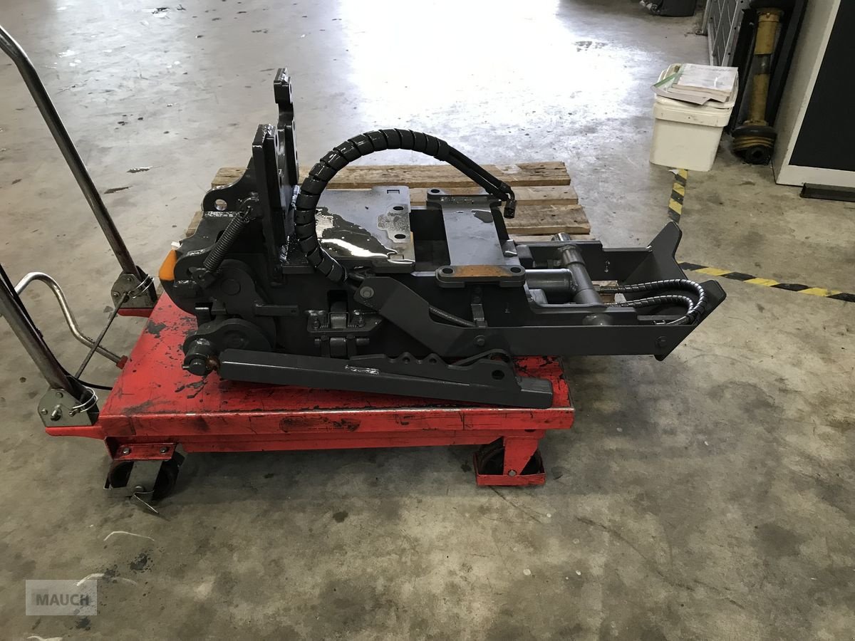 Sonstige Traktorteile des Typs Sonstige Hitch zu Valtra T-Serie, Neumaschine in Burgkirchen (Bild 3)
