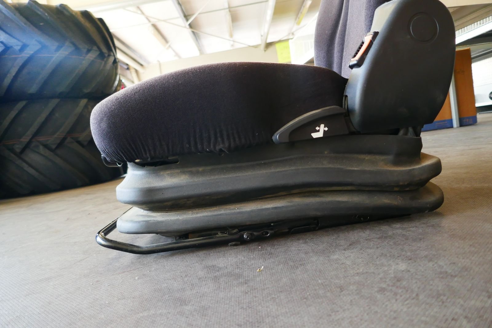 Sonstige Traktorteile a típus Sonstige JCB Fahrersitz mechanisch, Gebrauchtmaschine ekkor: Villach (Kép 4)