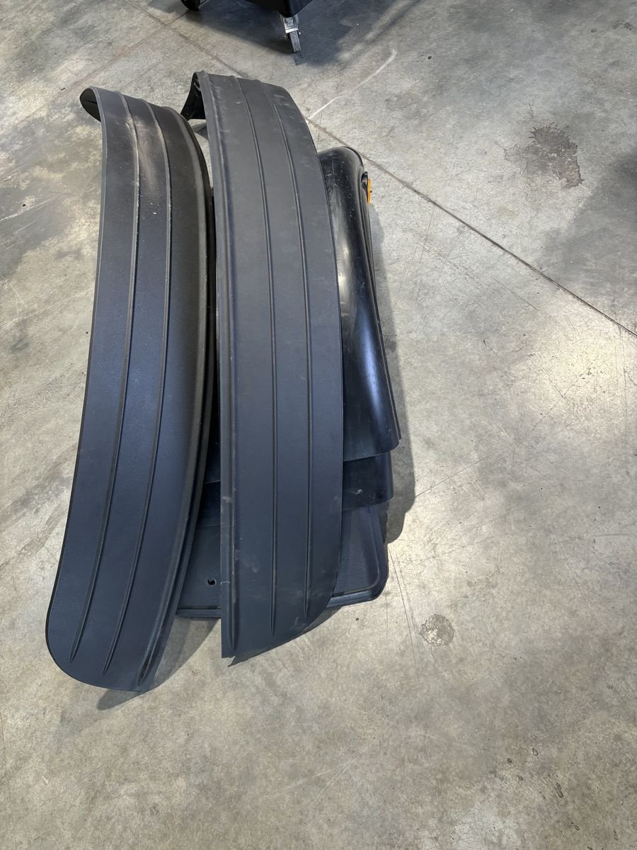 Sonstige Traktorteile des Typs Sonstige Kotflügel, Gebrauchtmaschine in Mistelbach (Bild 11)