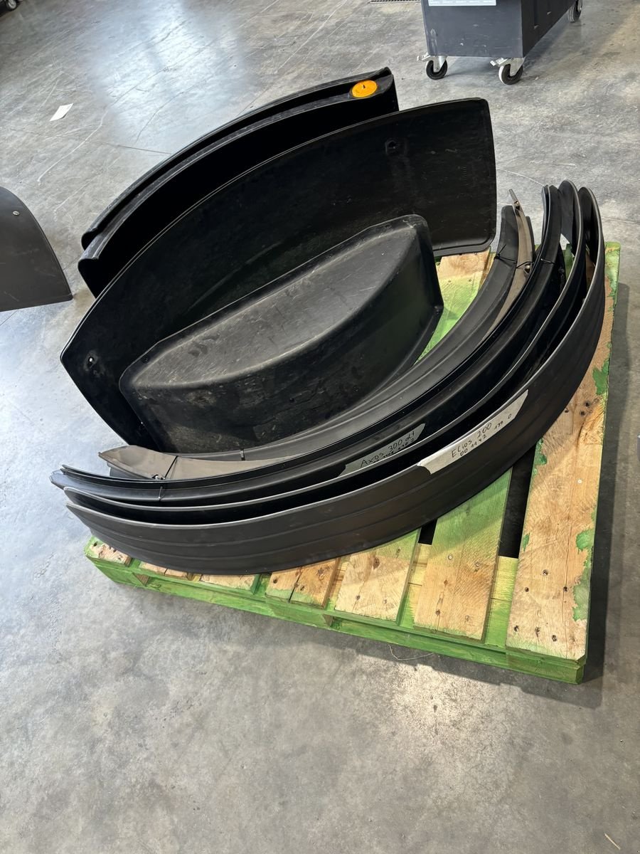 Sonstige Traktorteile des Typs Sonstige Kotflügel, Gebrauchtmaschine in Mistelbach (Bild 1)