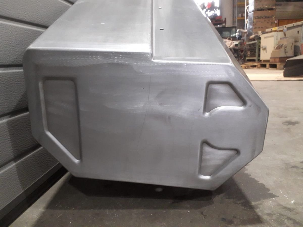 Sonstige Traktorteile des Typs Sonstige Lindner Kotflügel, Neumaschine in NATTERNBACH (Bild 5)