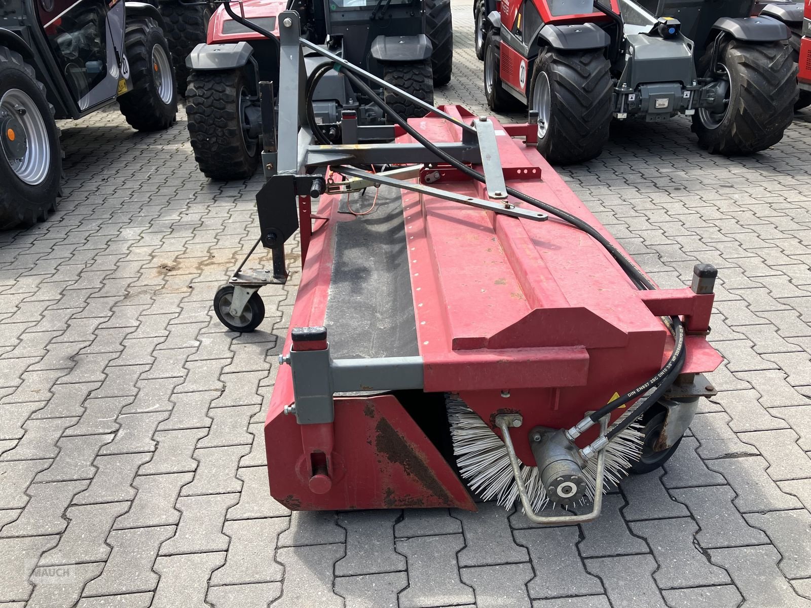 Sonstige Traktorteile des Typs Sonstige Mayer Kehrmaschine 2300mm, Gebrauchtmaschine in Burgkirchen (Bild 2)
