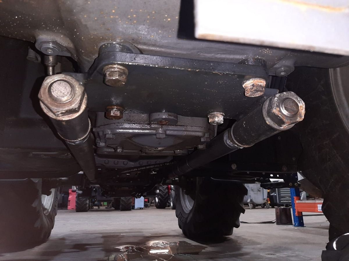 Sonstige Traktorteile des Typs Sonstige Schneepfluplatte zu MF 5610, Gebrauchtmaschine in NATTERNBACH (Bild 2)