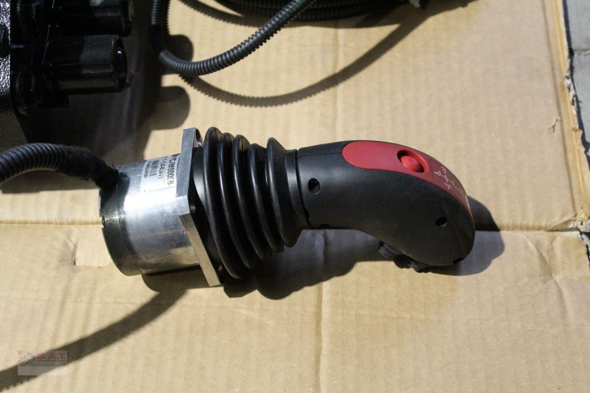 Sonstige Traktorteile des Typs Sonstige Walvoil Steuergerät-El. proportional, Neumaschine in Eberschwang (Bild 8)