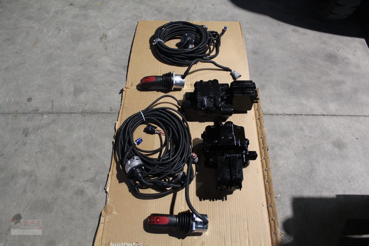 Sonstige Traktorteile des Typs Sonstige Walvoil Steuergerät-El. proportional, Neumaschine in Eberschwang (Bild 4)