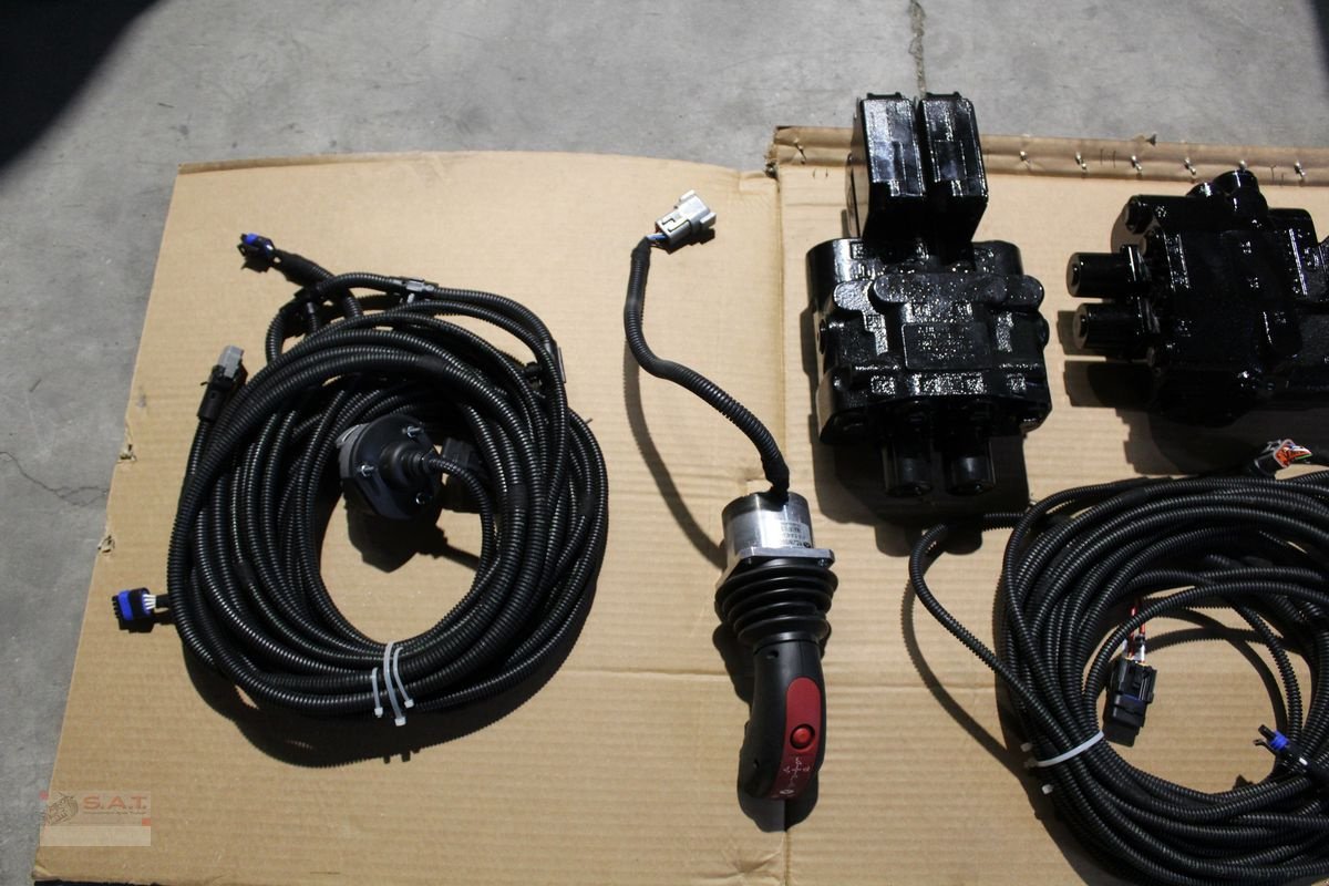 Sonstige Traktorteile des Typs Sonstige Walvoil Steuergerät-El. proportional, Neumaschine in Eberschwang (Bild 7)