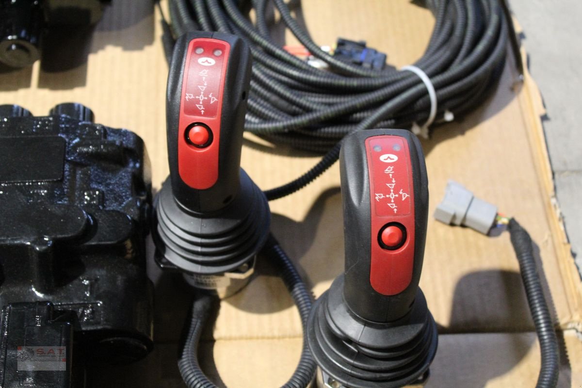 Sonstige Traktorteile des Typs Sonstige Walvoil Steuergerät-El. proportional, Neumaschine in Eberschwang (Bild 18)