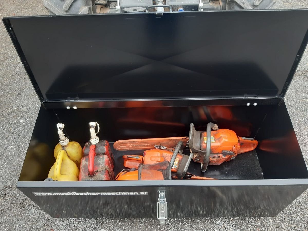 Sonstige Traktorteile des Typs Sonstige Werkzeugkiste Frontkiste KAT 2 absperrbar, Neumaschine in Tamsweg (Bild 2)