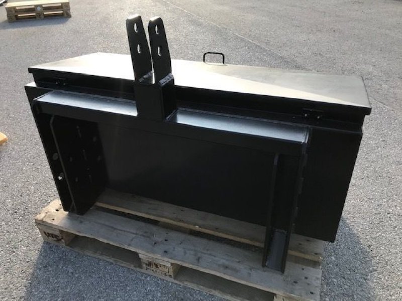 Sonstige Traktorteile des Typs Sonstige Werkzeugkiste Frontkiste KAT 2 absperrbar, Neumaschine in Tamsweg (Bild 8)