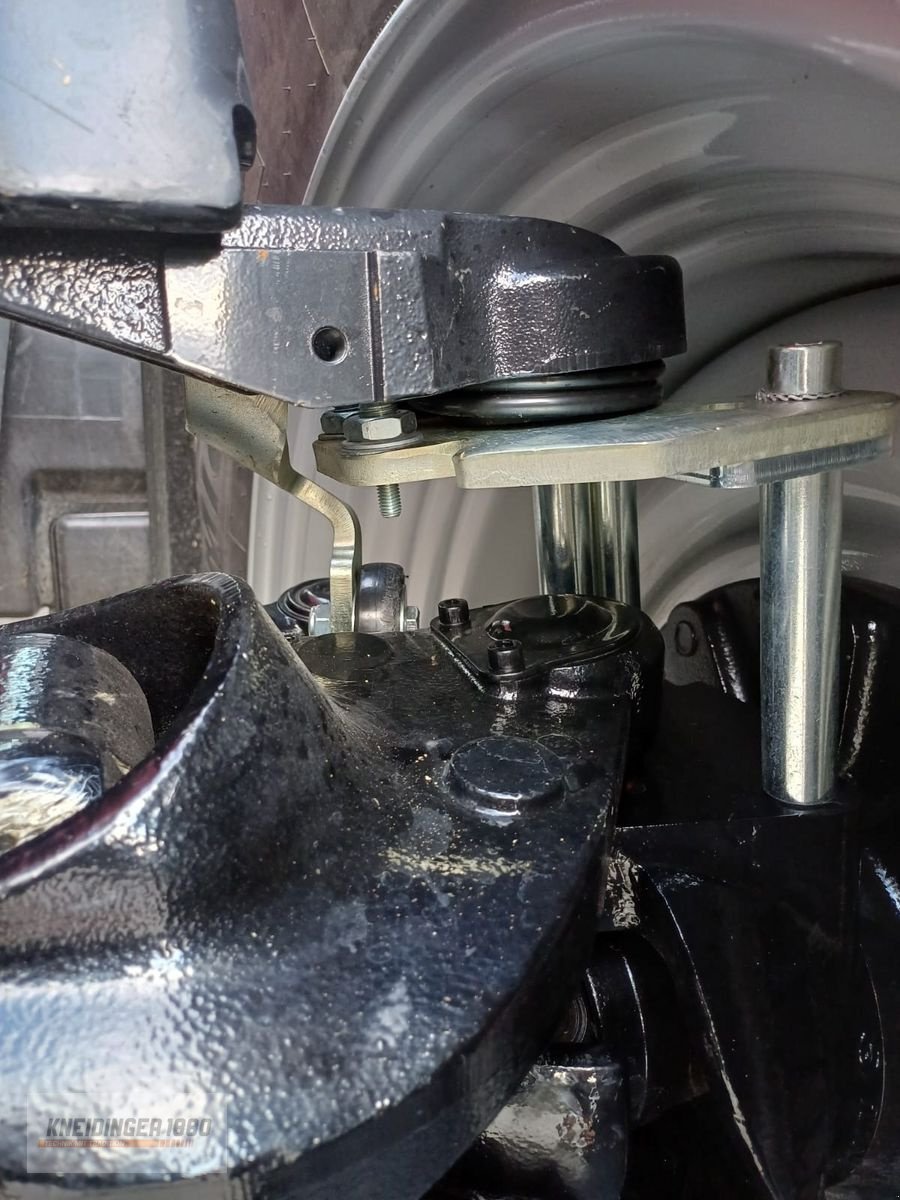 Sonstige Traktorteile des Typs Steyr Kotflügel schwenkbar, Neumaschine in Altenfelden (Bild 4)