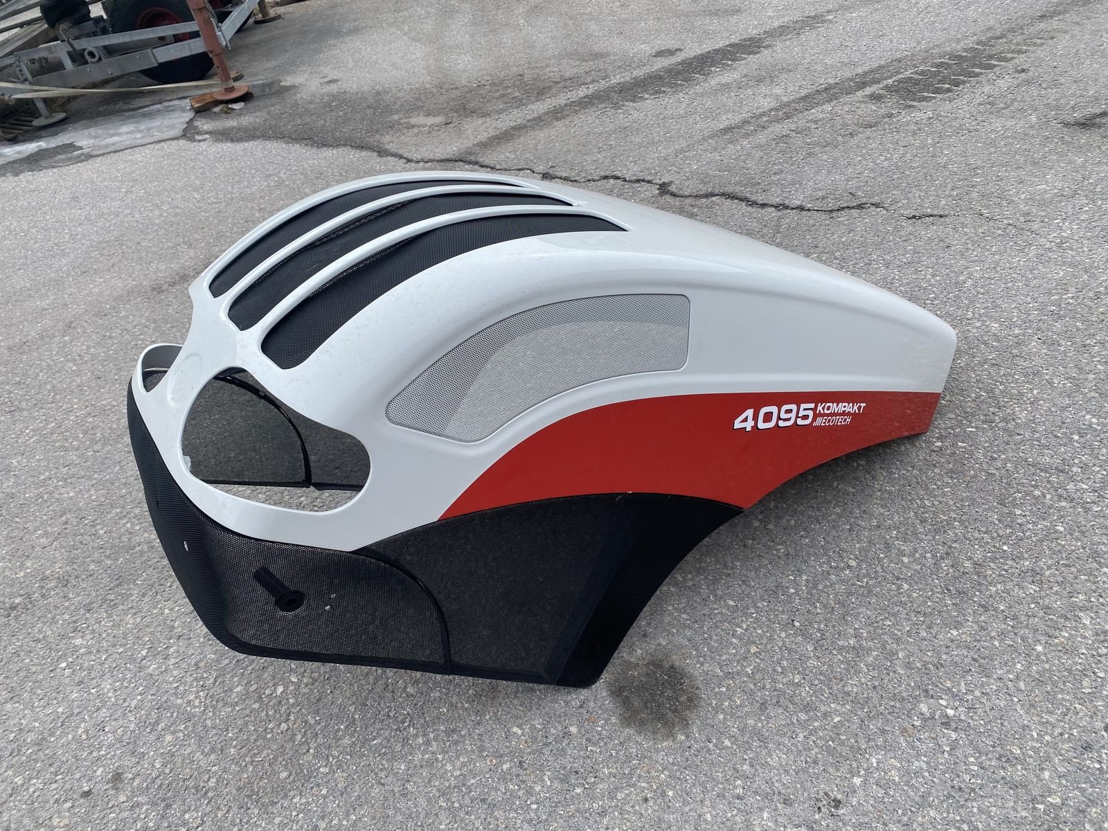 Sonstige Traktorteile des Typs Steyr Motorhaube auf Steyr Kompakt 4095 Ecotech, Gebrauchtmaschine in Ried im Oberinntal (Bild 3)