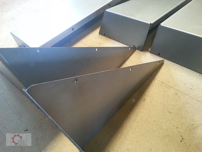 Sonstige Traktorteile typu Steyr Neue Nachbau Kotflügel SK1 SK2 8000 8100, Neumaschine v Tiefenbach (Obrázek 9)