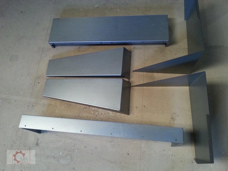 Sonstige Traktorteile typu Steyr Neue Nachbau Kotflügel SK1 SK2 8000 8100, Neumaschine v Tiefenbach (Obrázek 12)