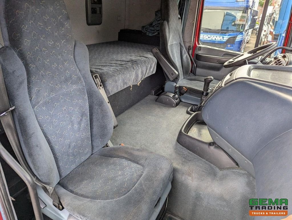 Sonstige Transporttechnik tip DAF XF95.430 4x2 Spacecab Euro2 - Retarder - Geslotenbak 7.7m - Hand, Gebrauchtmaschine in Oud Gastel (Poză 7)