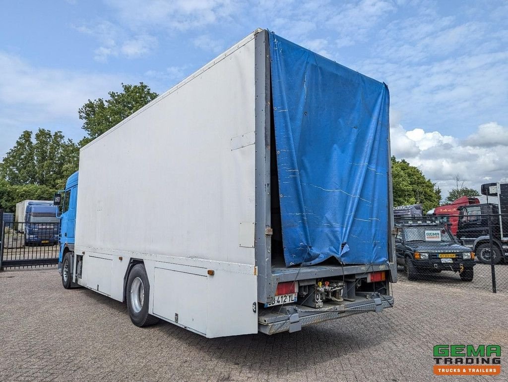 Sonstige Transporttechnik tip DAF XF95.430 4x2 Spacecab Euro2 - Retarder - Geslotenbak 7.7m - Hand, Gebrauchtmaschine in Oud Gastel (Poză 4)