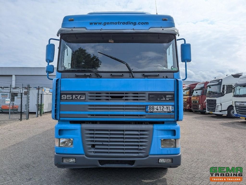 Sonstige Transporttechnik tip DAF XF95.430 4x2 Spacecab Euro2 - Retarder - Geslotenbak 7.7m - Hand, Gebrauchtmaschine in Oud Gastel (Poză 8)