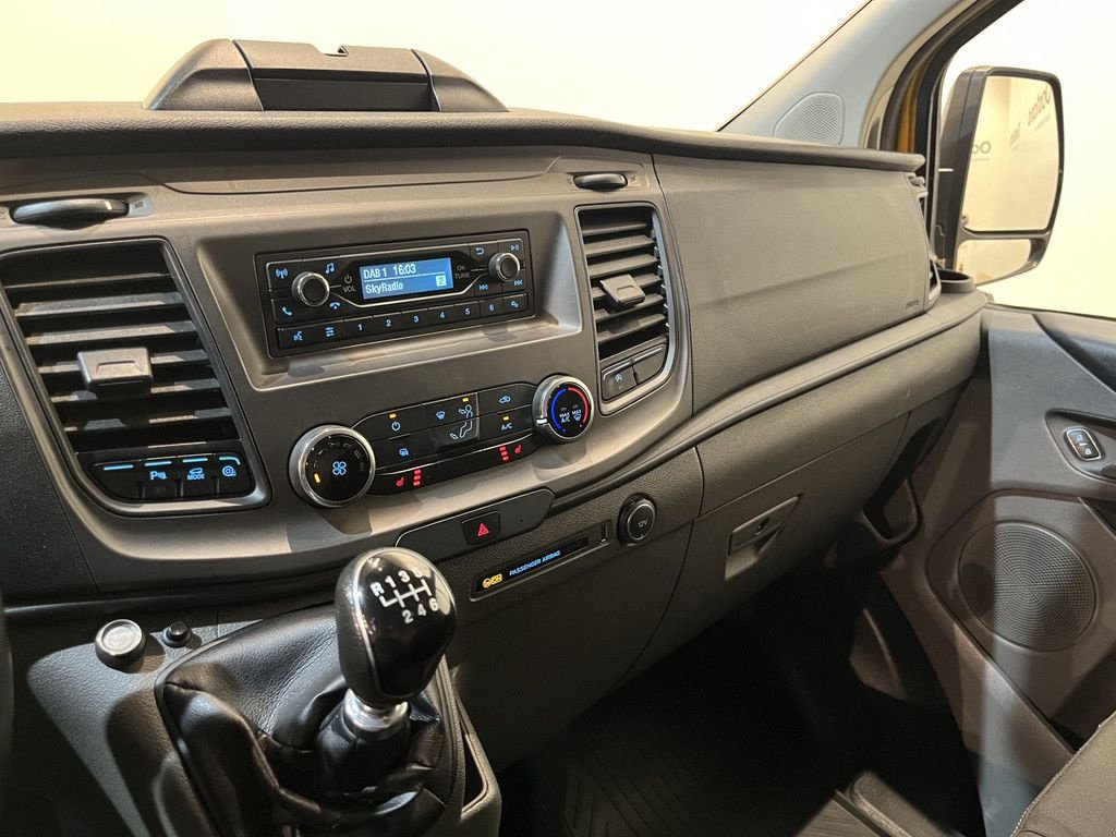 Sonstige Transporttechnik des Typs Ford Transit Custom 340 2.0 TDCI L2H1 Trend 130 PK / Euro 6 / Airco /, Gebrauchtmaschine in GRONINGEN (Bild 8)