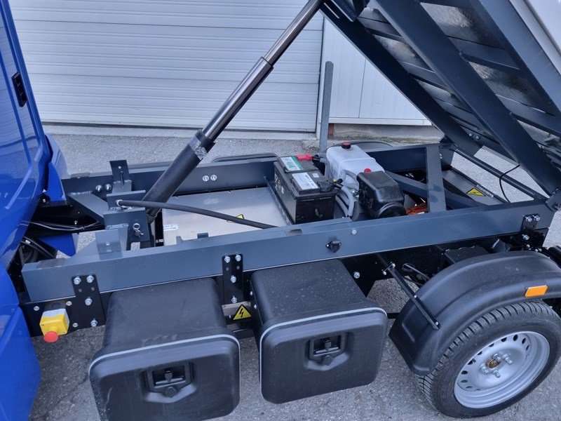 Sonstige Transporttechnik des Typs Iseki MT15N Elektrofahrzeug, Ausstellungsmaschine in Chur (Bild 5)