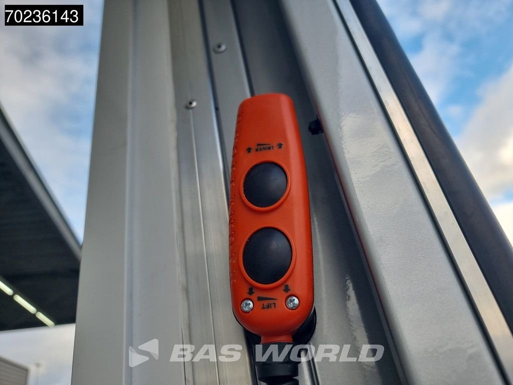 Sonstige Transporttechnik des Typs Iveco Daily 35C18 3.0L Automaat 1000KG Laadklep Zijdeur Dubbellucht 20, Neumaschine in Veghel (Bild 10)