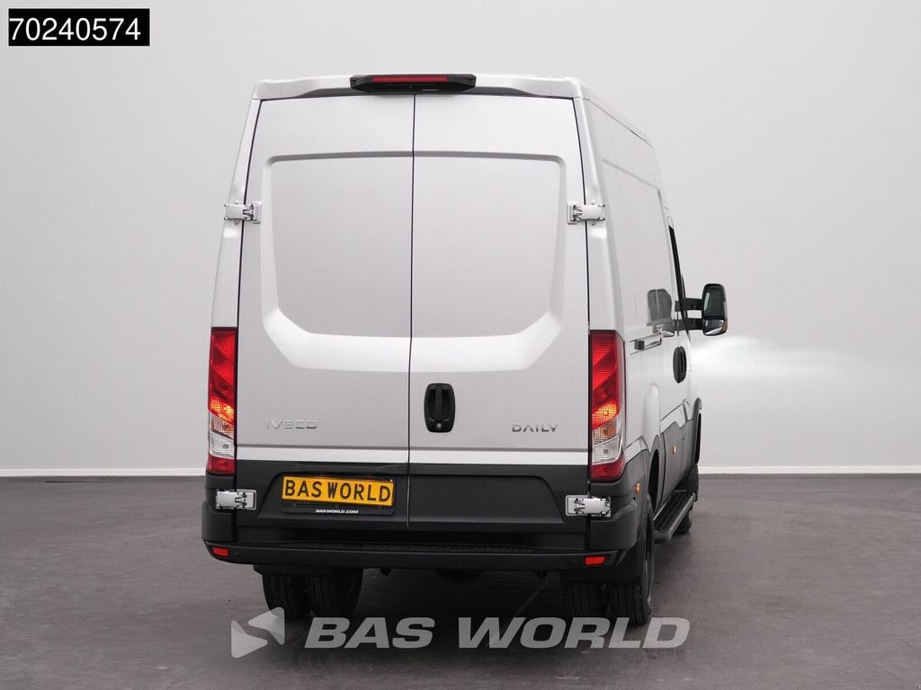 Sonstige Transporttechnik of the type Iveco Daily 35C18 BPM VRIJ! 3.0L Black Edition Automaat 180PK L2H2 Dub, Neumaschine in Veghel (Picture 3)