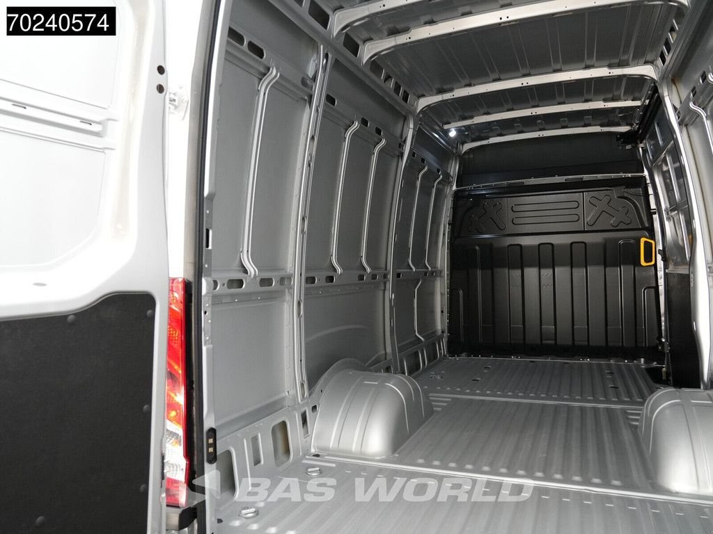 Sonstige Transporttechnik of the type Iveco Daily 35C18 BPM VRIJ! 3.0L Black Edition Automaat 180PK L2H2 Dub, Neumaschine in Veghel (Picture 9)