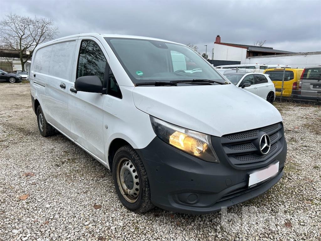 Sonstige Transporttechnik des Typs Mercedes-Benz Vito 116 CDI, Gebrauchtmaschine in Düsseldorf (Bild 2)