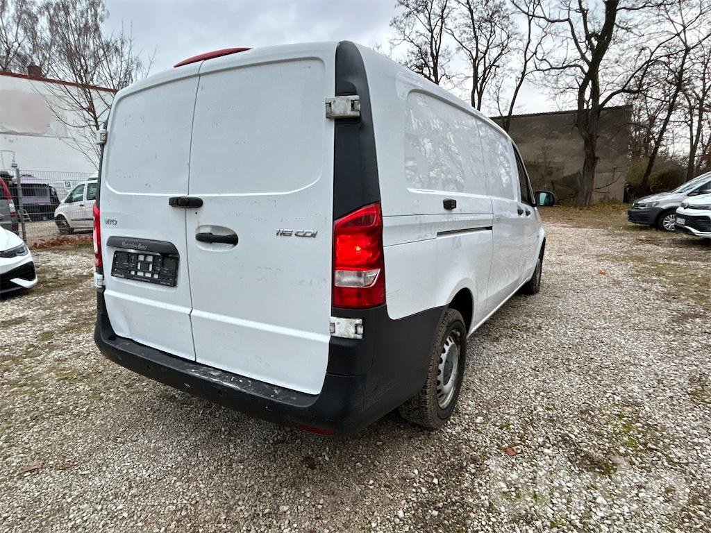 Sonstige Transporttechnik des Typs Mercedes-Benz Vito 116 CDI, Gebrauchtmaschine in Düsseldorf (Bild 3)