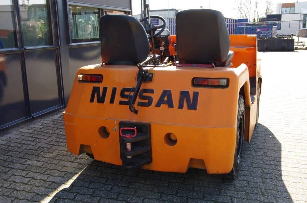 Sonstige Transporttechnik des Typs Nissan FV02 pushback truck, Gebrauchtmaschine in Borne (Bild 4)