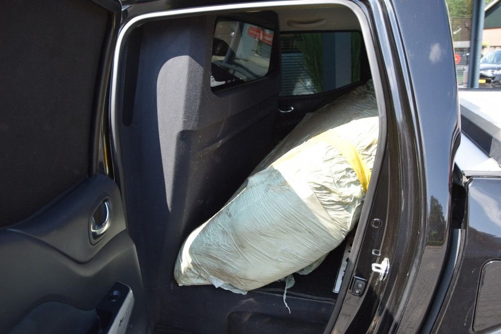Sonstige Transporttechnik типа Nissan Navara 2.3 DCI DUBBEL CABIN CONNECTA 2 SITZ 4WD VAN, Gebrauchtmaschine в Saasveld (Фотография 10)