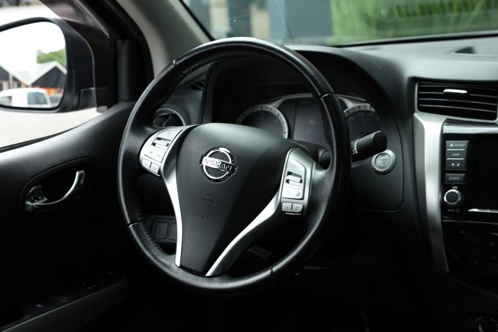 Sonstige Transporttechnik typu Nissan Navara 2.3 DCI DUBBEL CABINE N-GUARD A/T 5 SITZ 4WD VAN, Gebrauchtmaschine w Saasveld (Zdjęcie 11)