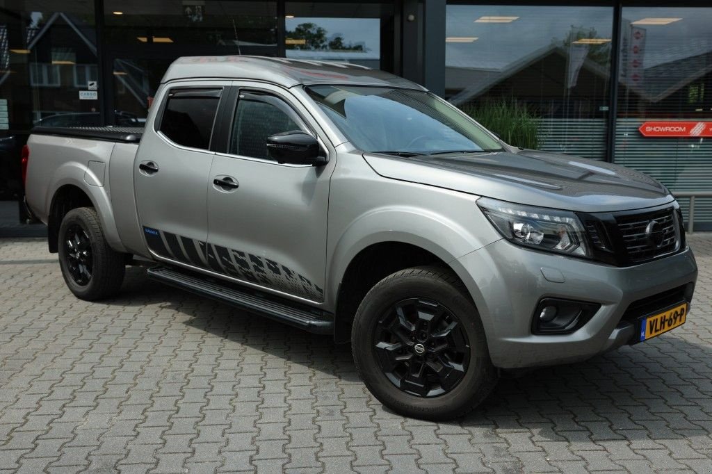 Sonstige Transporttechnik typu Nissan Navara 2.3 DCI DUBBEL CABINE N-GUARD A/T 5 SITZ 4WD VAN, Gebrauchtmaschine w Saasveld (Zdjęcie 1)