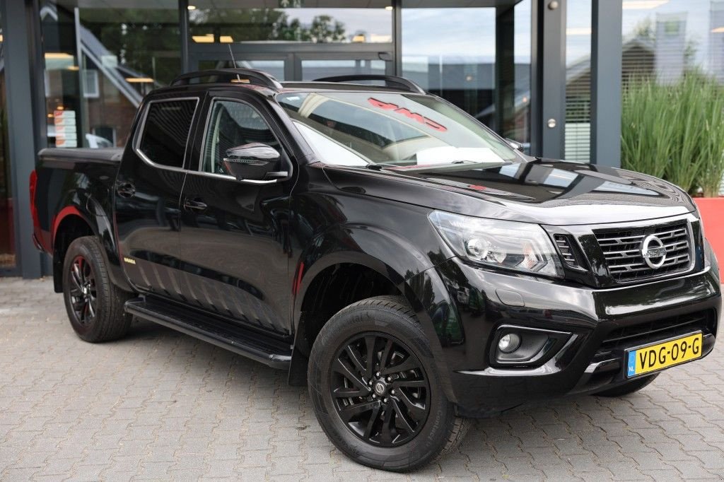 Sonstige Transporttechnik of the type Nissan Navara 2.3 DCI DUBBEL CABINE N-GUARD A/T BE TREKKER 5 SITZ 4WD V, Gebrauchtmaschine in Saasveld (Picture 1)