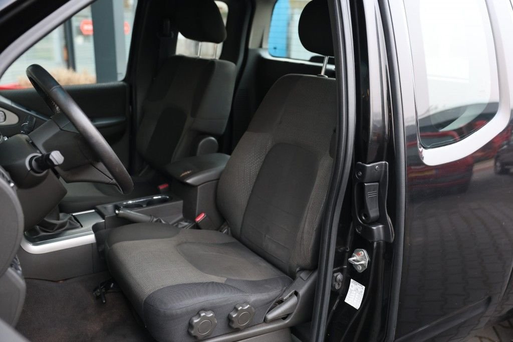 Sonstige Transporttechnik of the type Nissan Navara 2.5 DCI SE 4WD VAN, Gebrauchtmaschine in Saasveld (Picture 8)